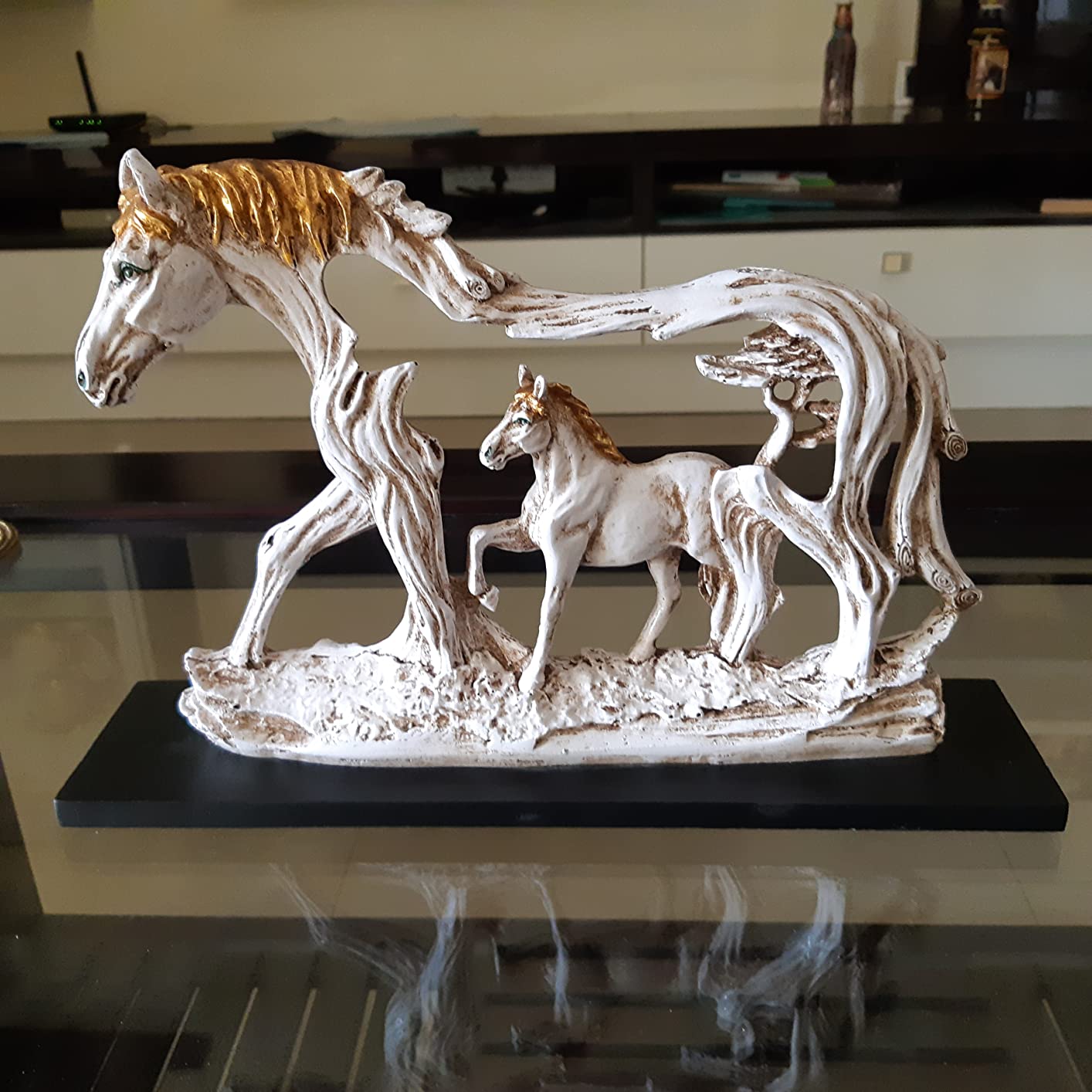 Decorative Horse Sculpture - Elegant Resin Design for Living Room or Office Décor