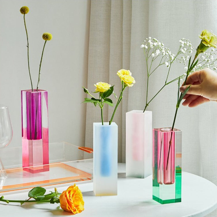 Acrylic Prism Vase & Organizer - Functional & Decorative Desk Accessory for Modern Interiors
