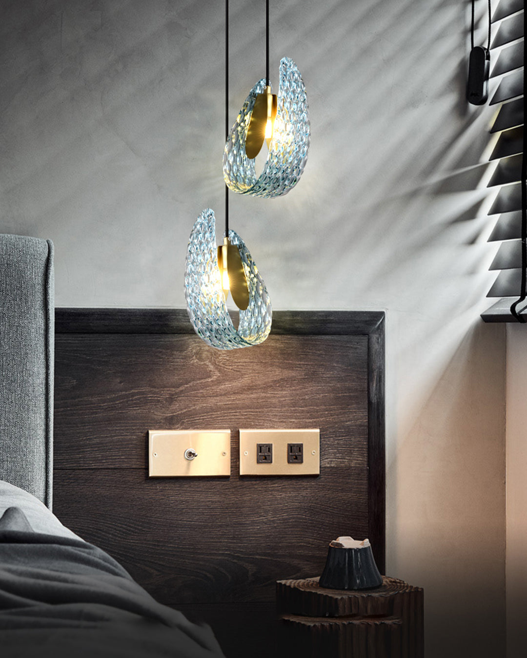 Art Glass Chandelier - Stunning Peacock Blue Design for Luxury Home Décor