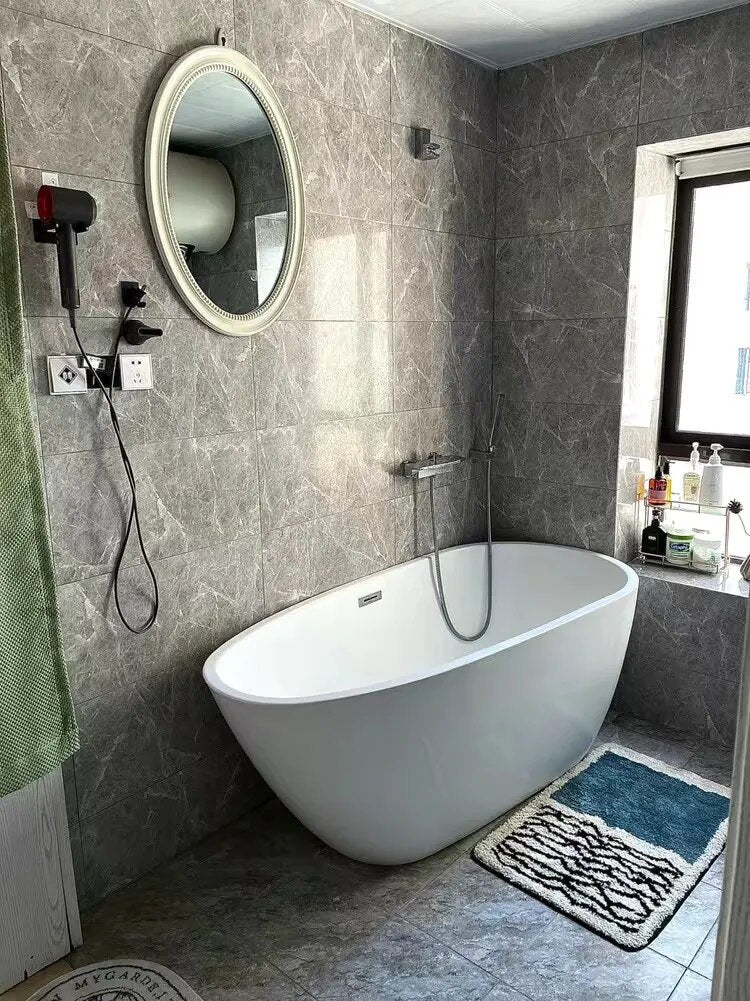 Elegant Handmade Bath Mat - Abstract Art Design, Plush & Absorbent for Home Bathrooms