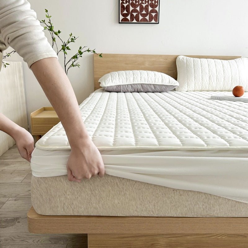 King Size Waterproof Mattress Protector – Soft Breathable Cover for Sleep Comfort 1