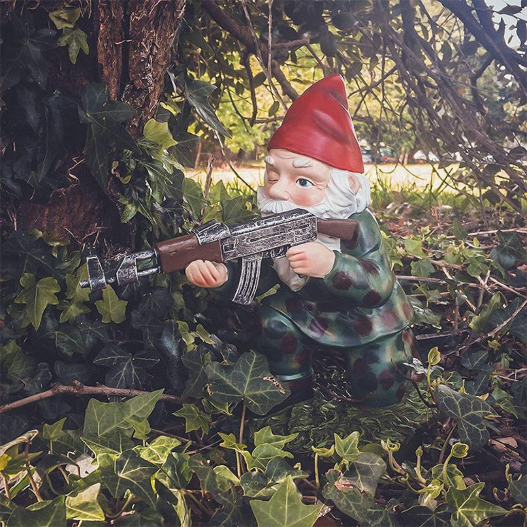 Military Garden Gnome in Camouflage – Durable Outdoor Decor for Garden 5
