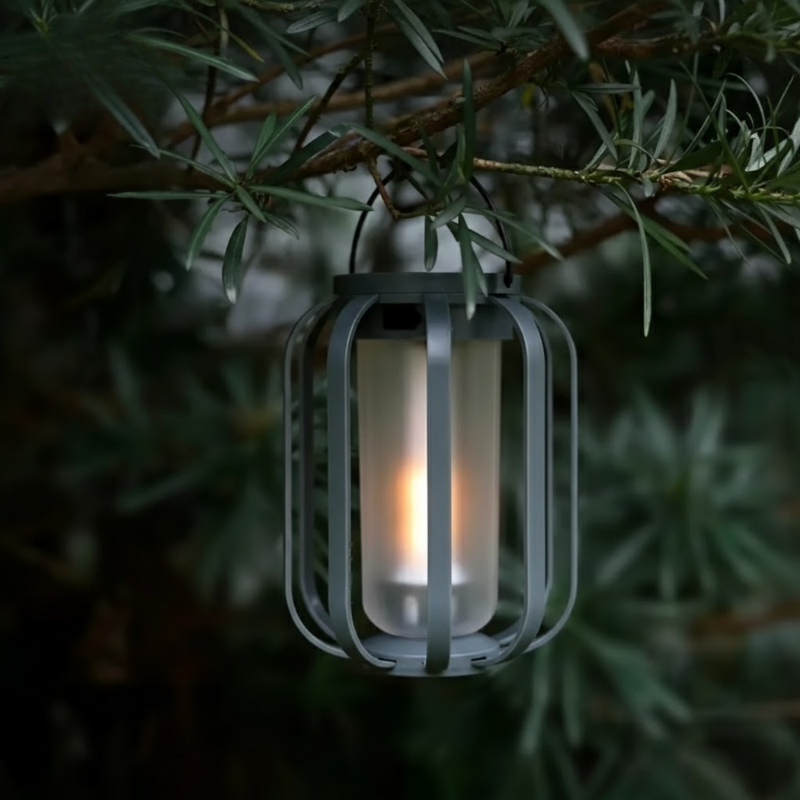 Outdoor Solar Light - Warm, Realistic Flame Glow for Garden, Deck or Patio