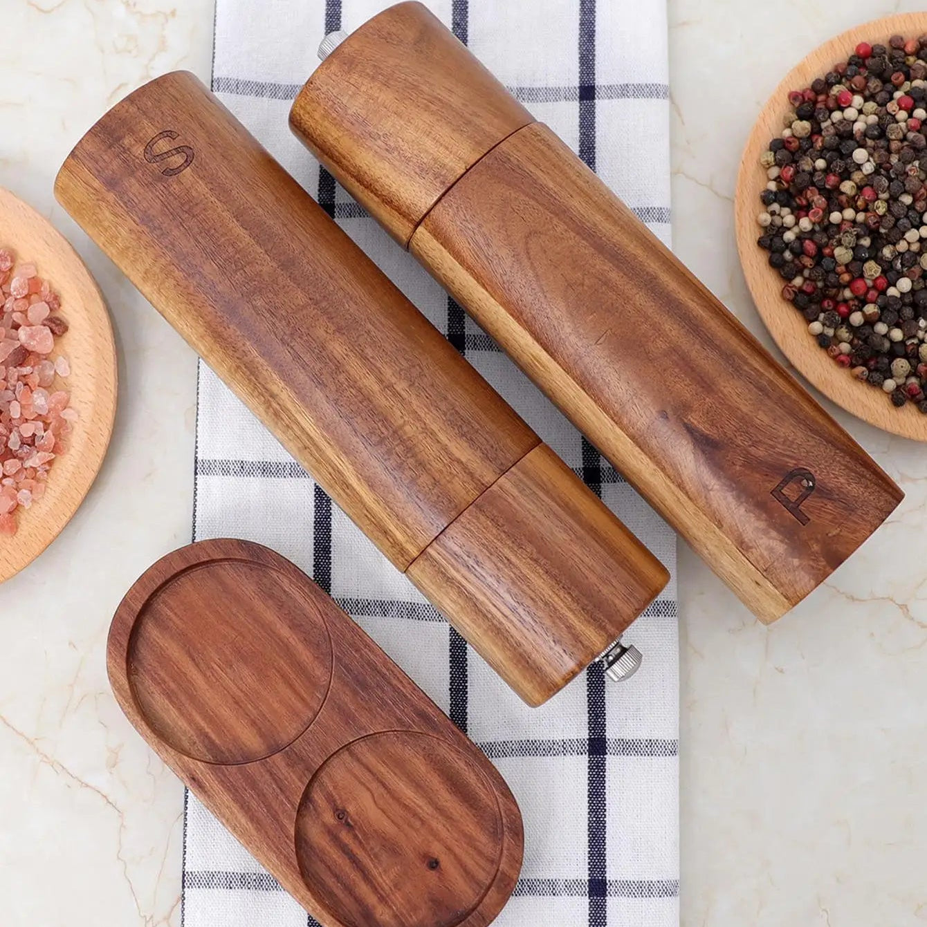 Sophisticated Wooden Grinder Set for Kitchen and Dining Table