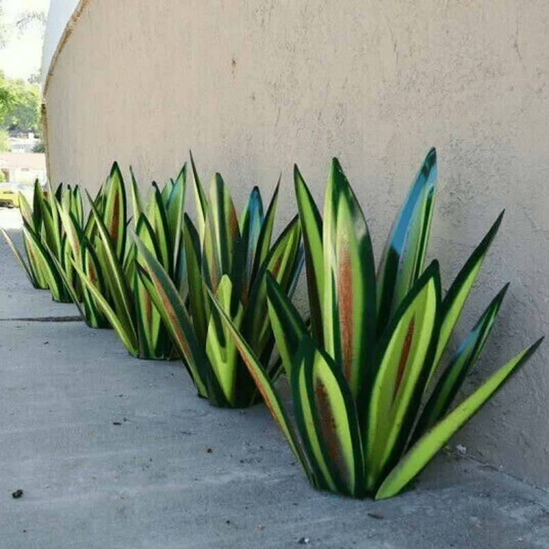 Agave-Shaped Outdoor Lamp – Unique Decorative Garden Light Fixture 1
