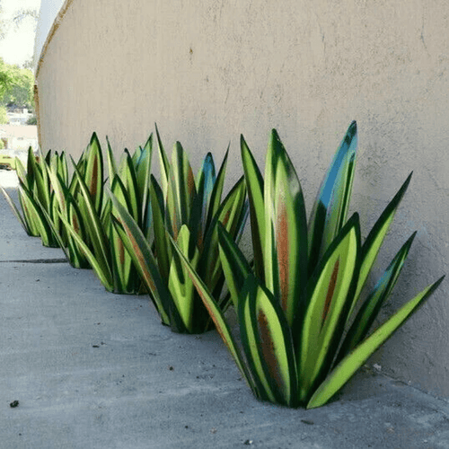 Agave-Shaped Outdoor Lamp – Unique Decorative Garden Light Fixture 1