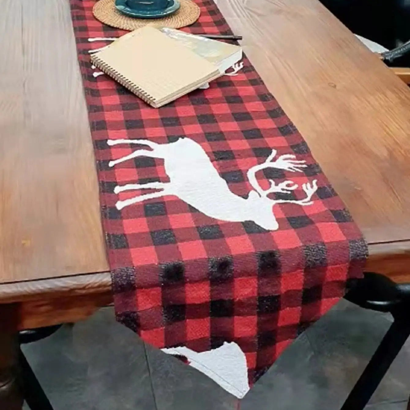 Colorful Christmas Table Runner – Festive Polyester-Cotton Holiday Decor 9