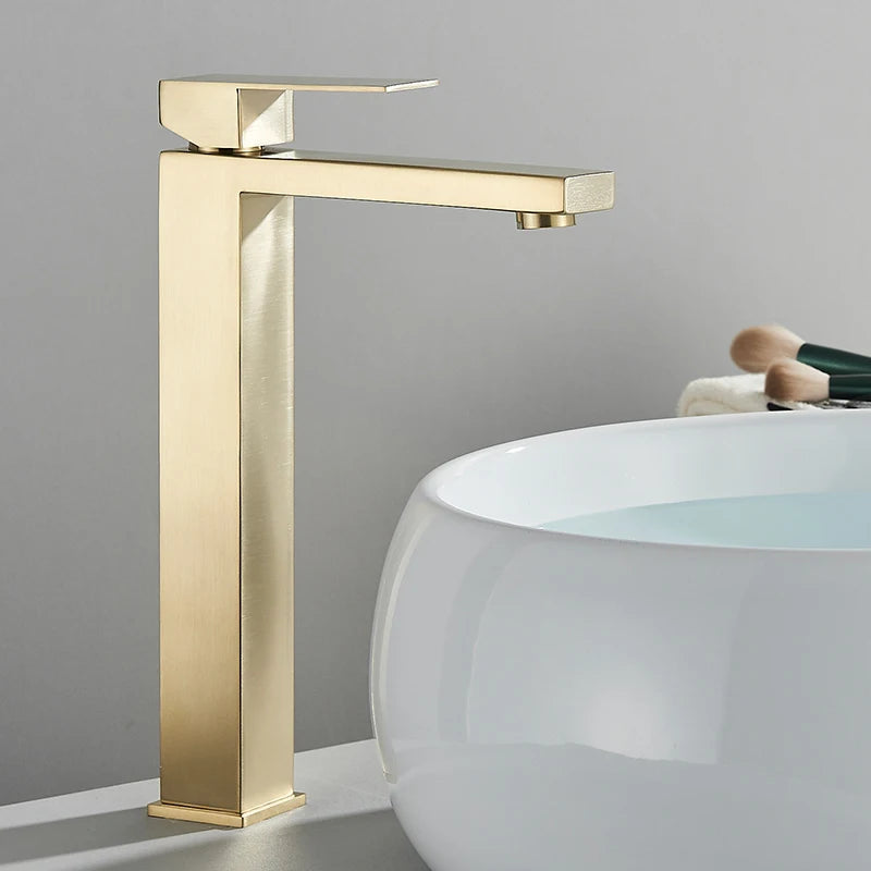 Contemporary Bathroom Faucet with Single Handle – Sleek Sink Tap Design 5