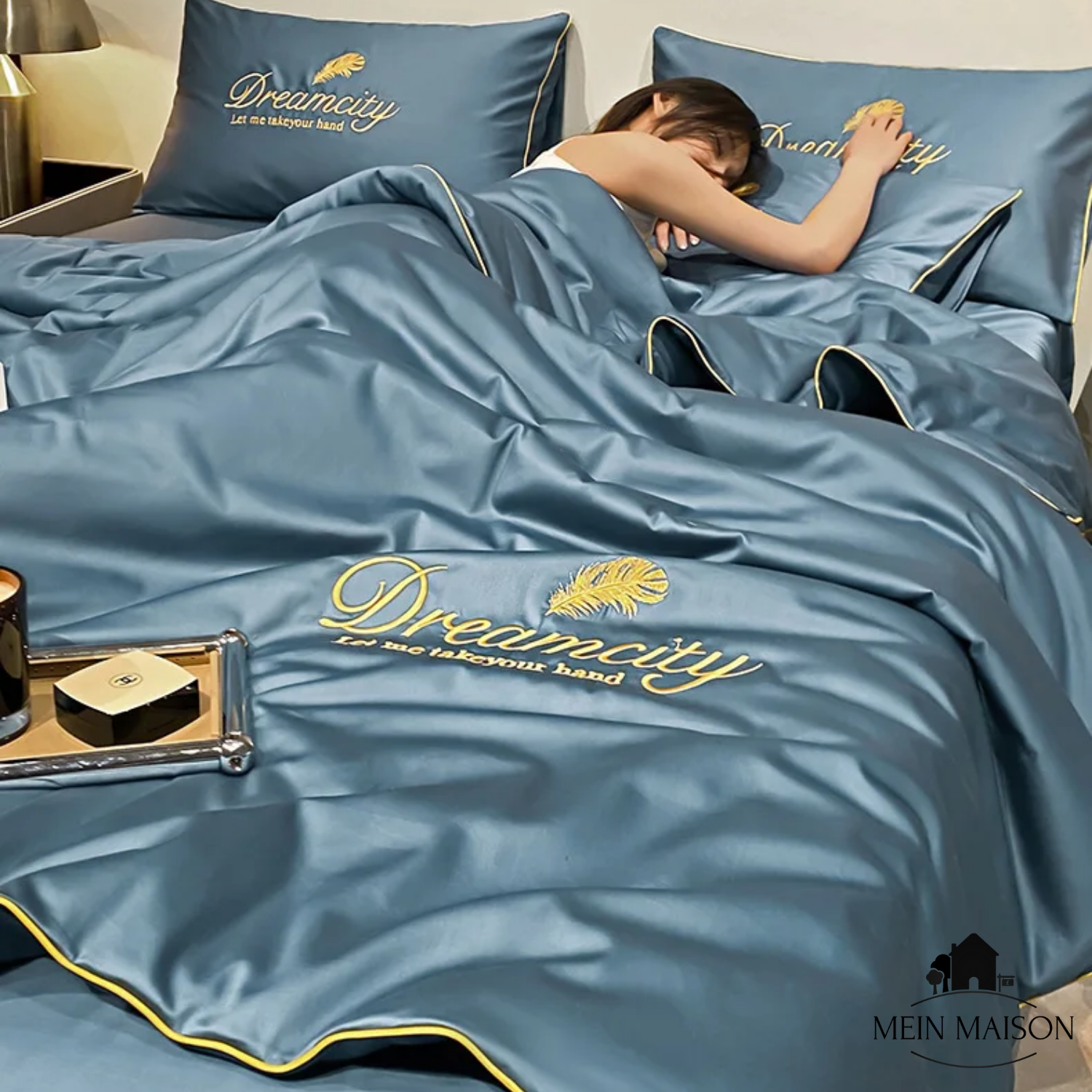 Cooling Blanket with Ice Silk Fabric - Breathable Summer Sleep Solution 2