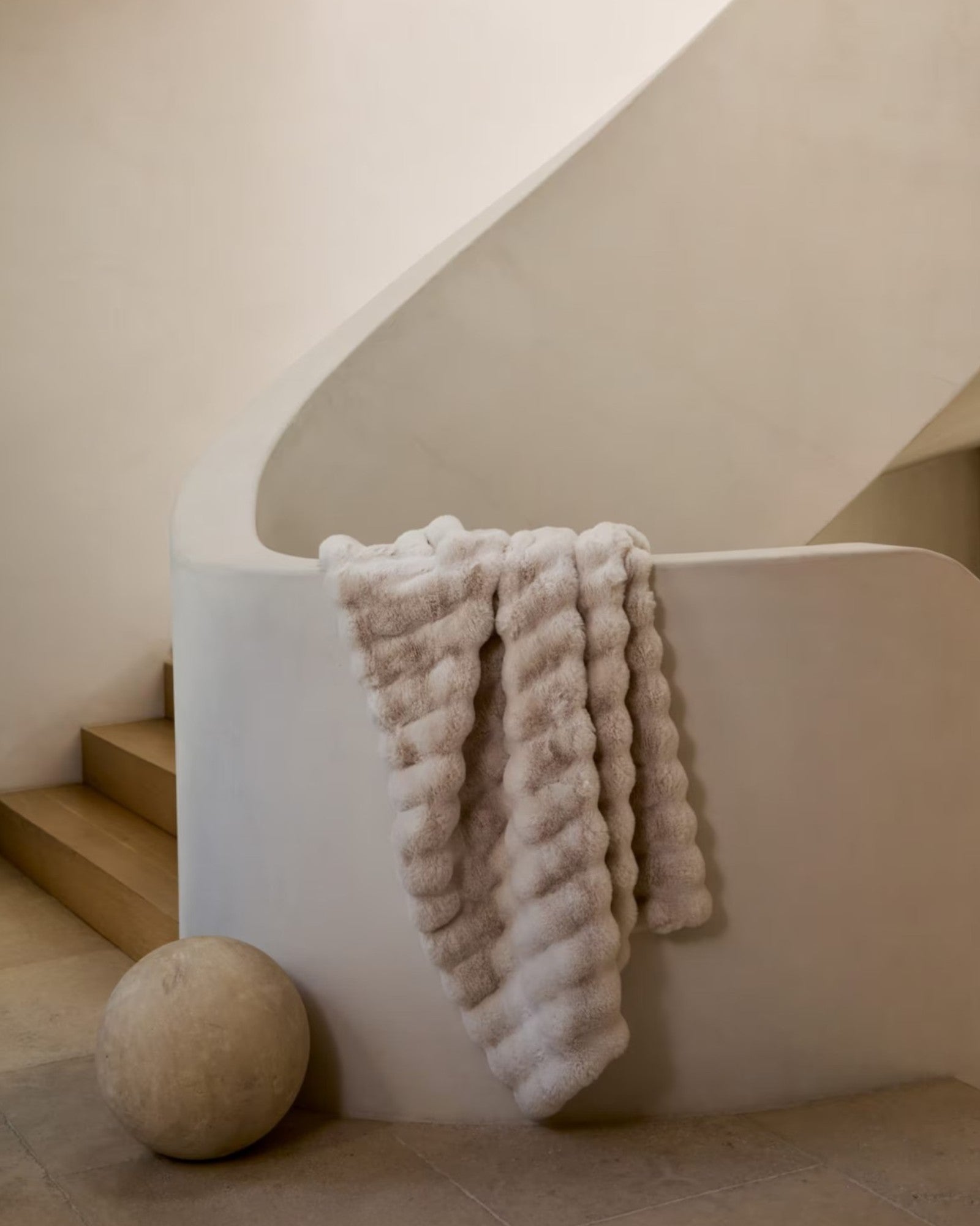 Cozy Fleece Plaid Blanket 110x150 cm – Soft & Sustainable Comfort-Blanket-Unique Casa