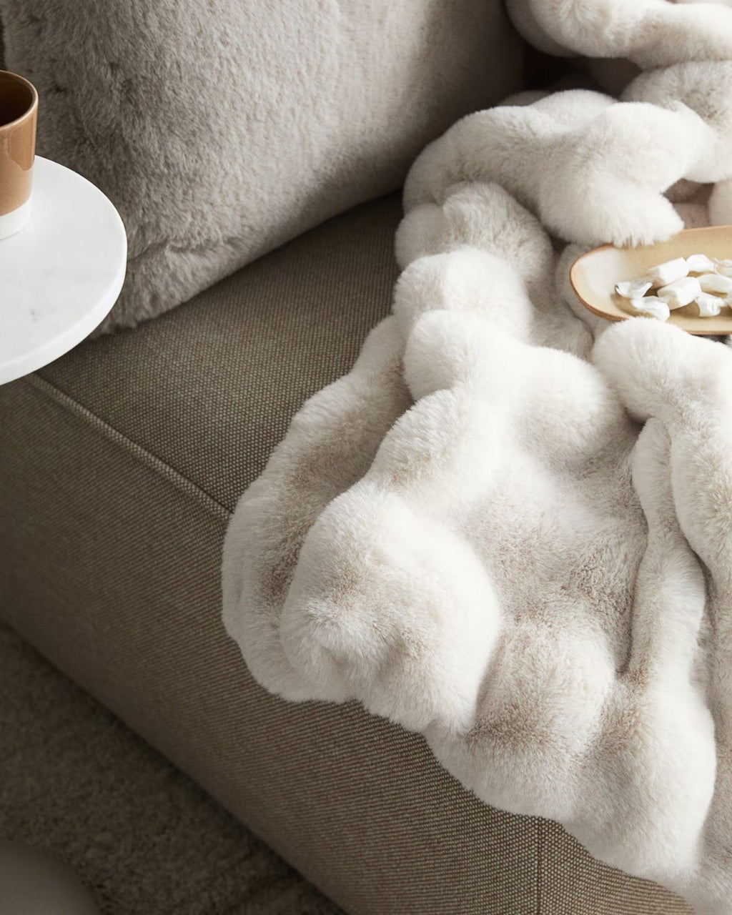 Cozy Fleece Plaid Blanket 110x150 cm – Soft & Sustainable Comfort-Blanket-Unique Casa