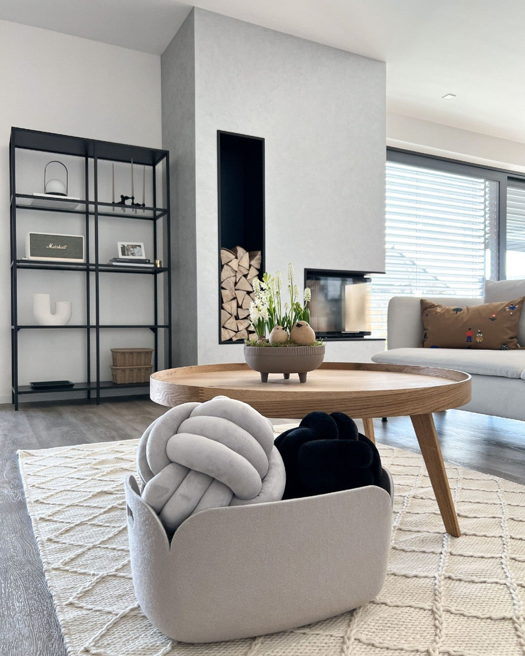 Decorative Velvet Knot Cushion – 20/30 cm in Mint Green, Light Grey & Black-Cushion-Unique Casa