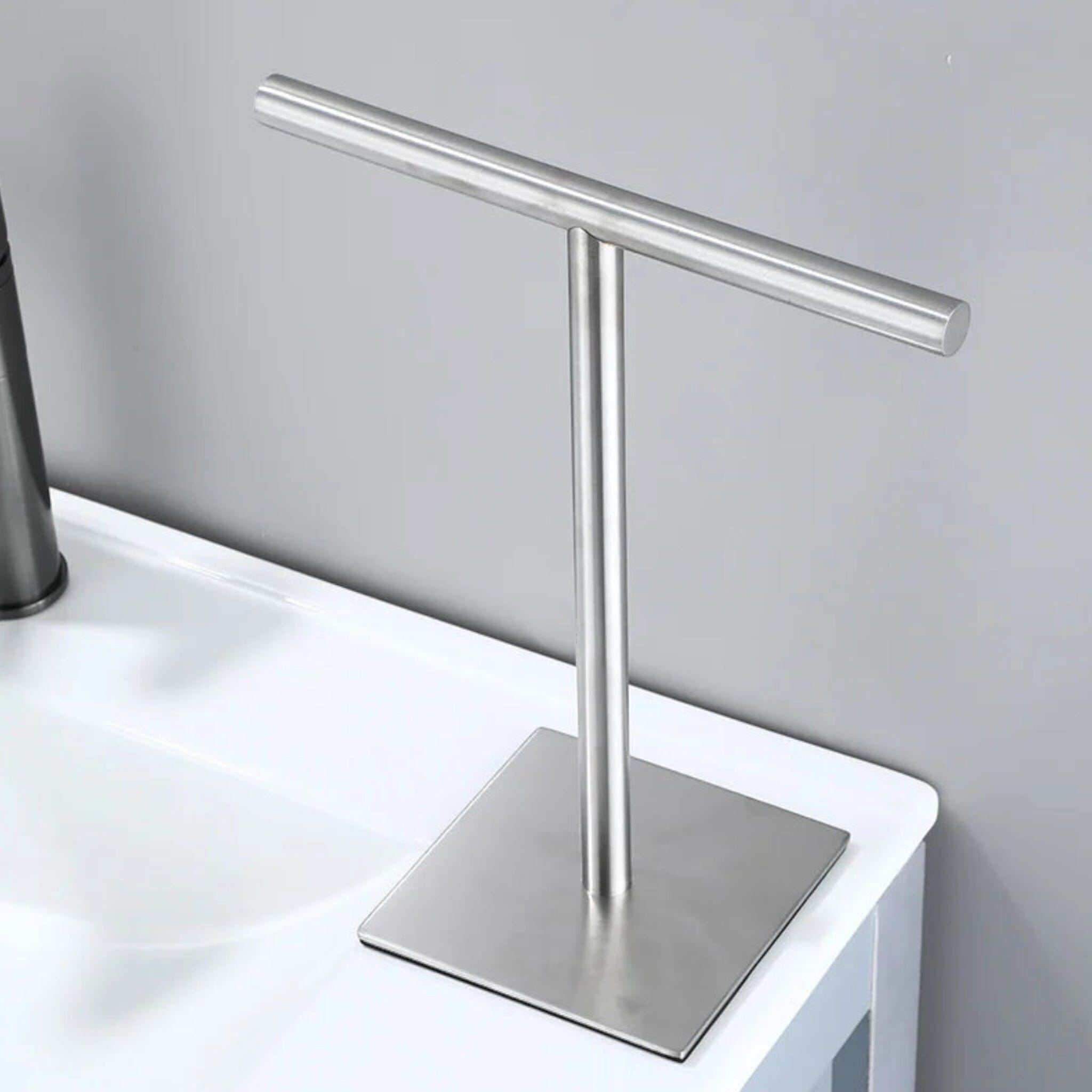 Freestanding Towel Rack – Minimalist Towel Storage for Bathroom Vanity 5