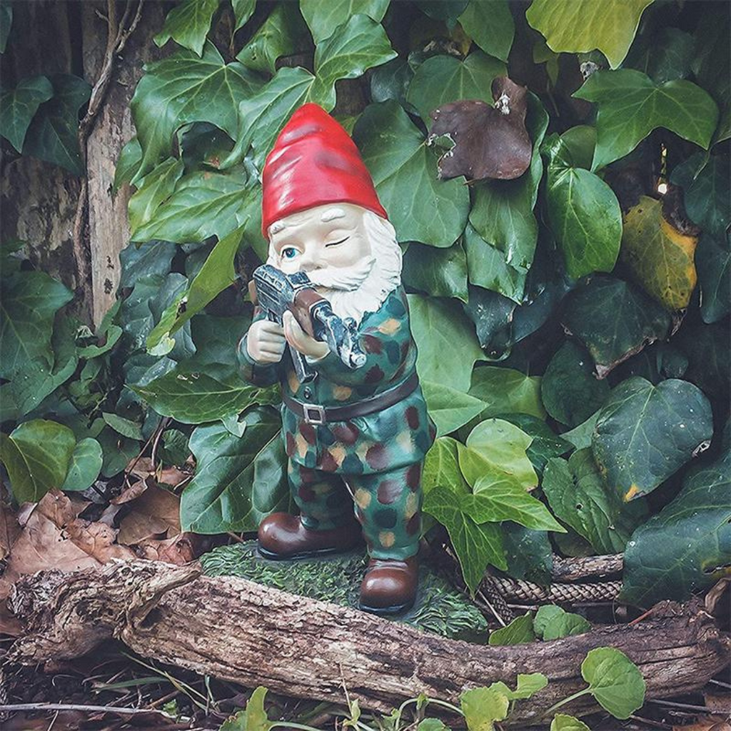 Military Garden Gnome in Camouflage – Durable Outdoor Decor for Garden 3