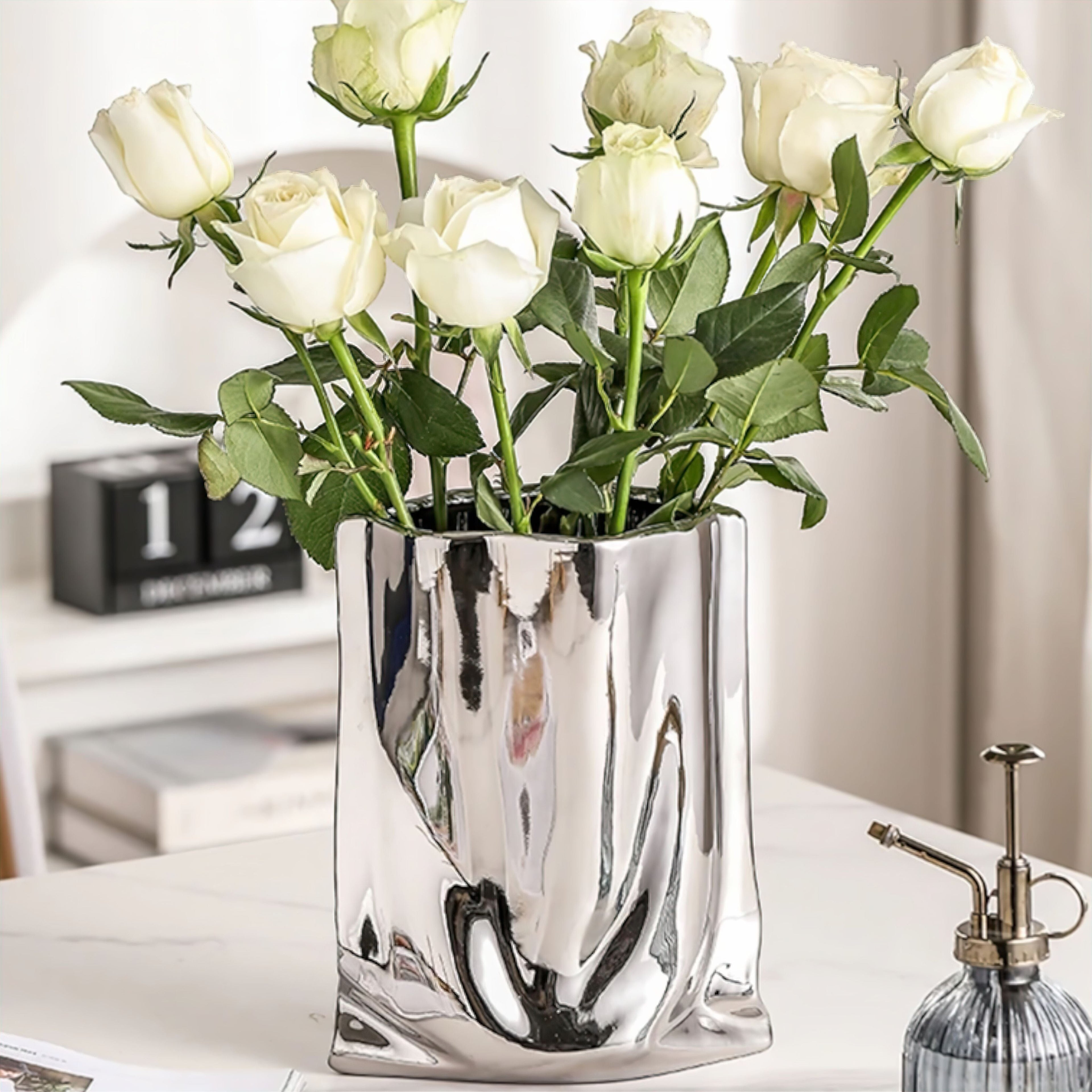 Modern Liquid Silver Vase – Elegant Decorative Centerpiece for Home Decor 2