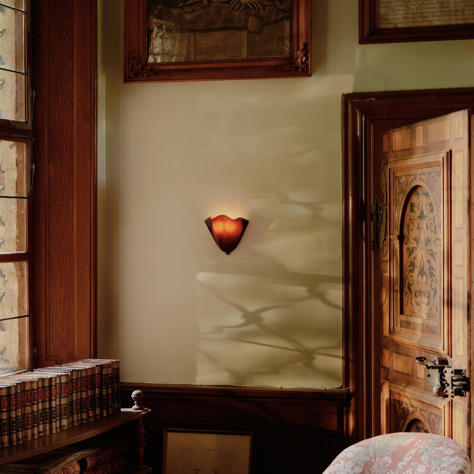 Retro Colored Glass Wall Sconce – Vintage Shell Wall Light for Home Decor 8