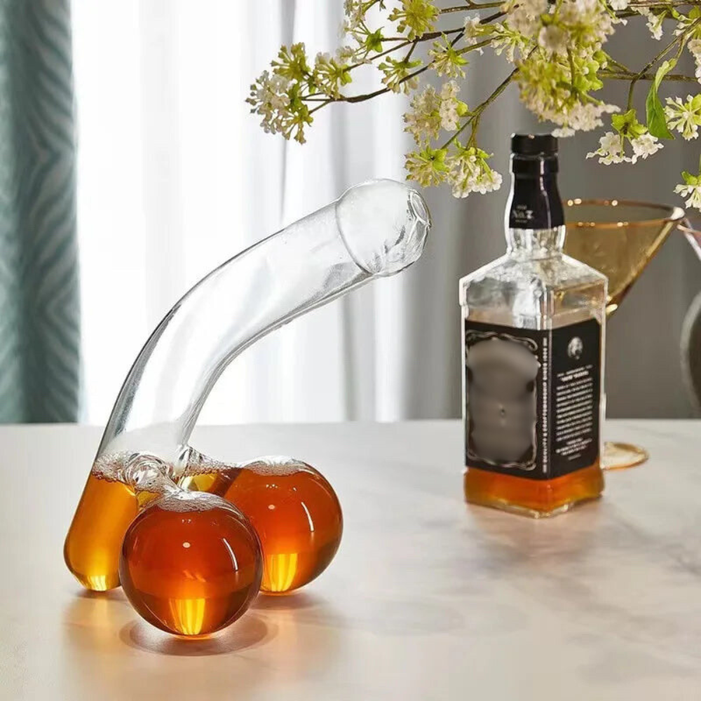Spitting Cobra Wine Decanter – Unique Glass Carafe for Entertaining 1