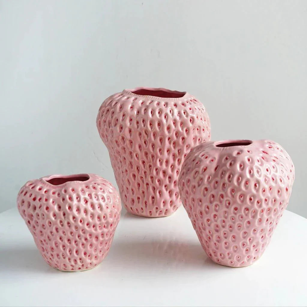 Strawberry-Shaped Ceramic Vase – Unique Flower Holder for Home Decor 2