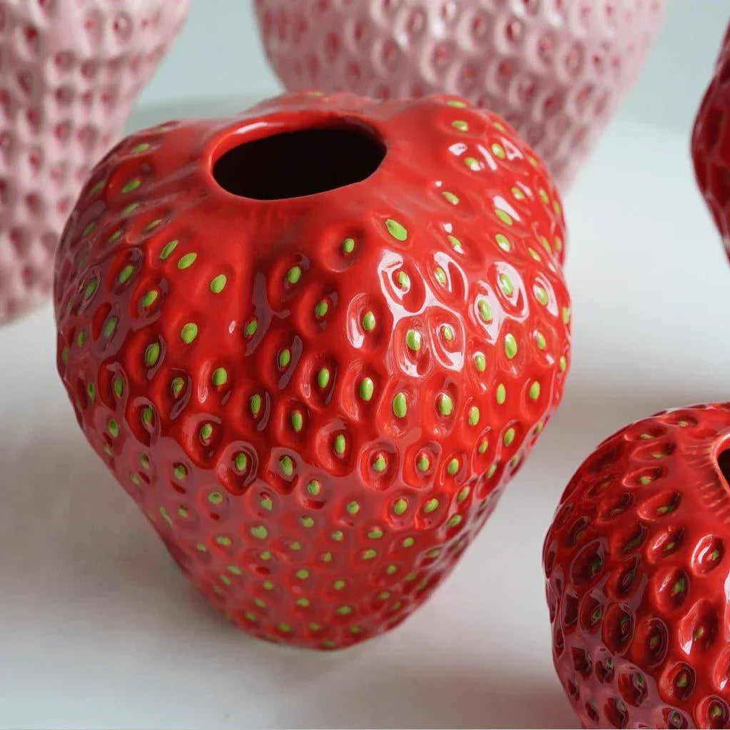 Strawberry-Shaped Ceramic Vase – Unique Flower Holder for Home Decor 3