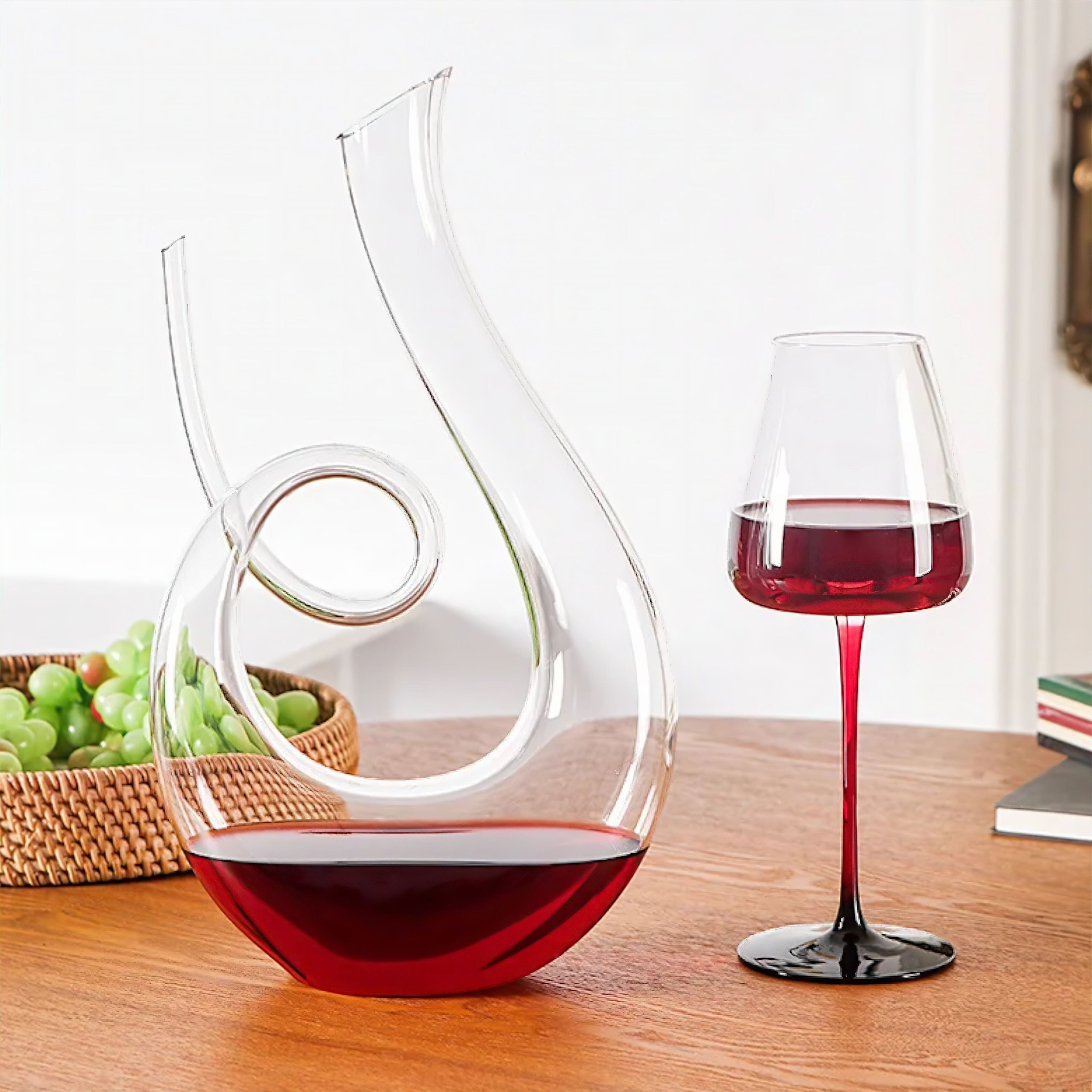 Swan-Shaped Wine Decanter – Elegant Glass Wine Carafe for Stylish Serving 0